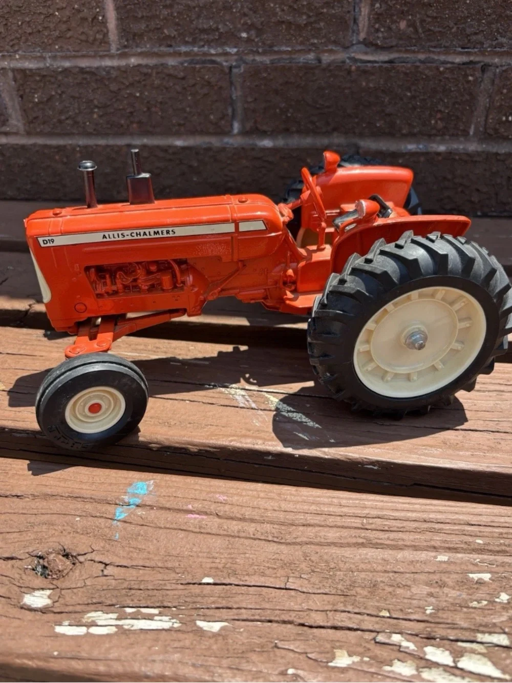 Vintage Ertyl 8
